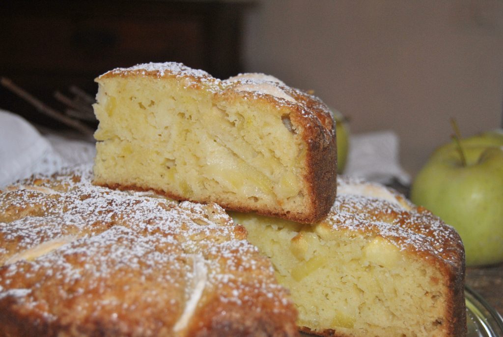 Torta di mele e ricotta soffice - Mangioridoamo